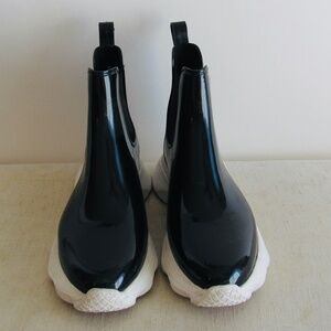 Kenneth Cole Woman's Patent Leather Bootie Moon Bootie SZ 10